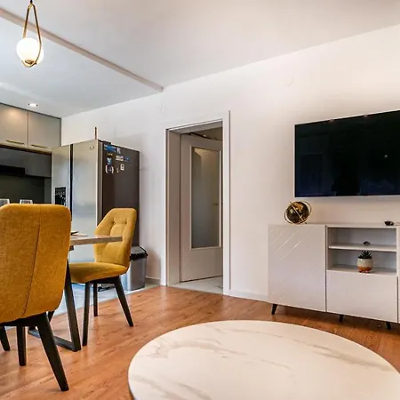 Luxury In The Center Of Zára