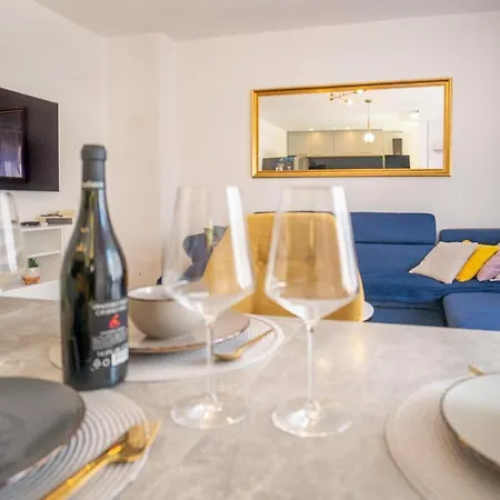 Luxury In The Center Of Zára